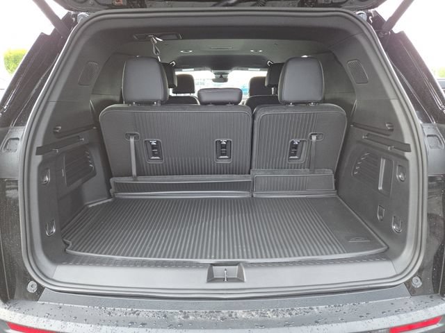 New 2027 Chevrolet Traverse LT w/ Midnight/Sport Edition FWD image 18