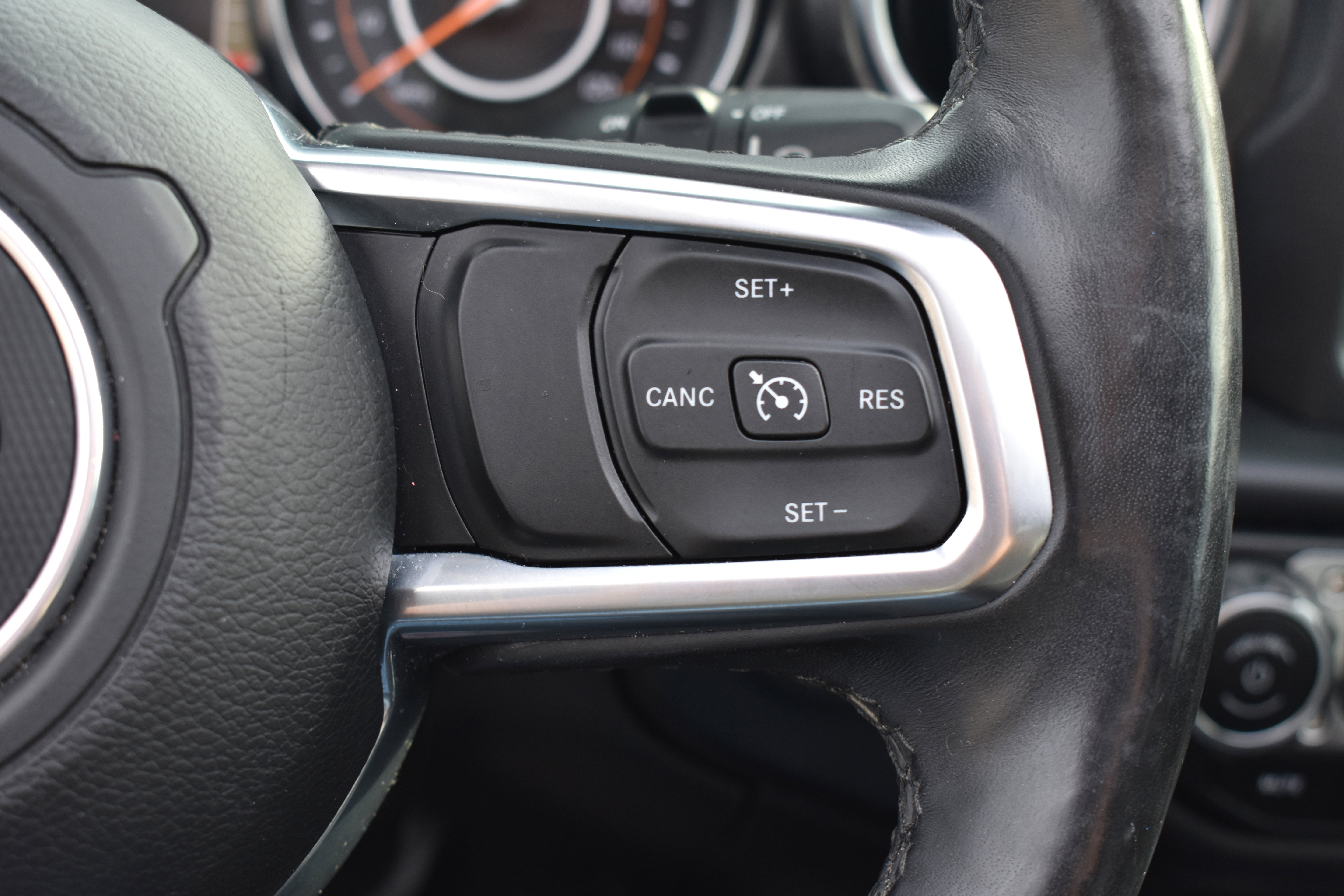Used 2019 Jeep Wrangler Unlimited Sahara image 14
