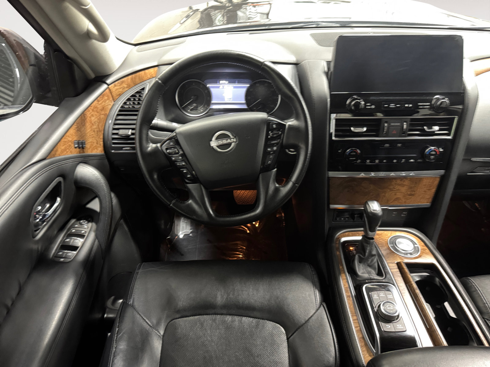 Used 2022 Nissan Armada SL w/ Captain's Chairs Package RWD image 10