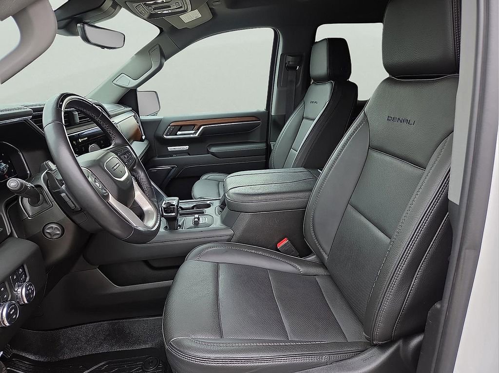 Used 2023 GMC Sierra 1500 Denali w/ Technology Package AWD/4WD image 13