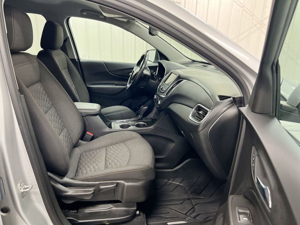 Used 2020 Chevrolet Equinox LT w/ Driver Convenience Package image 21