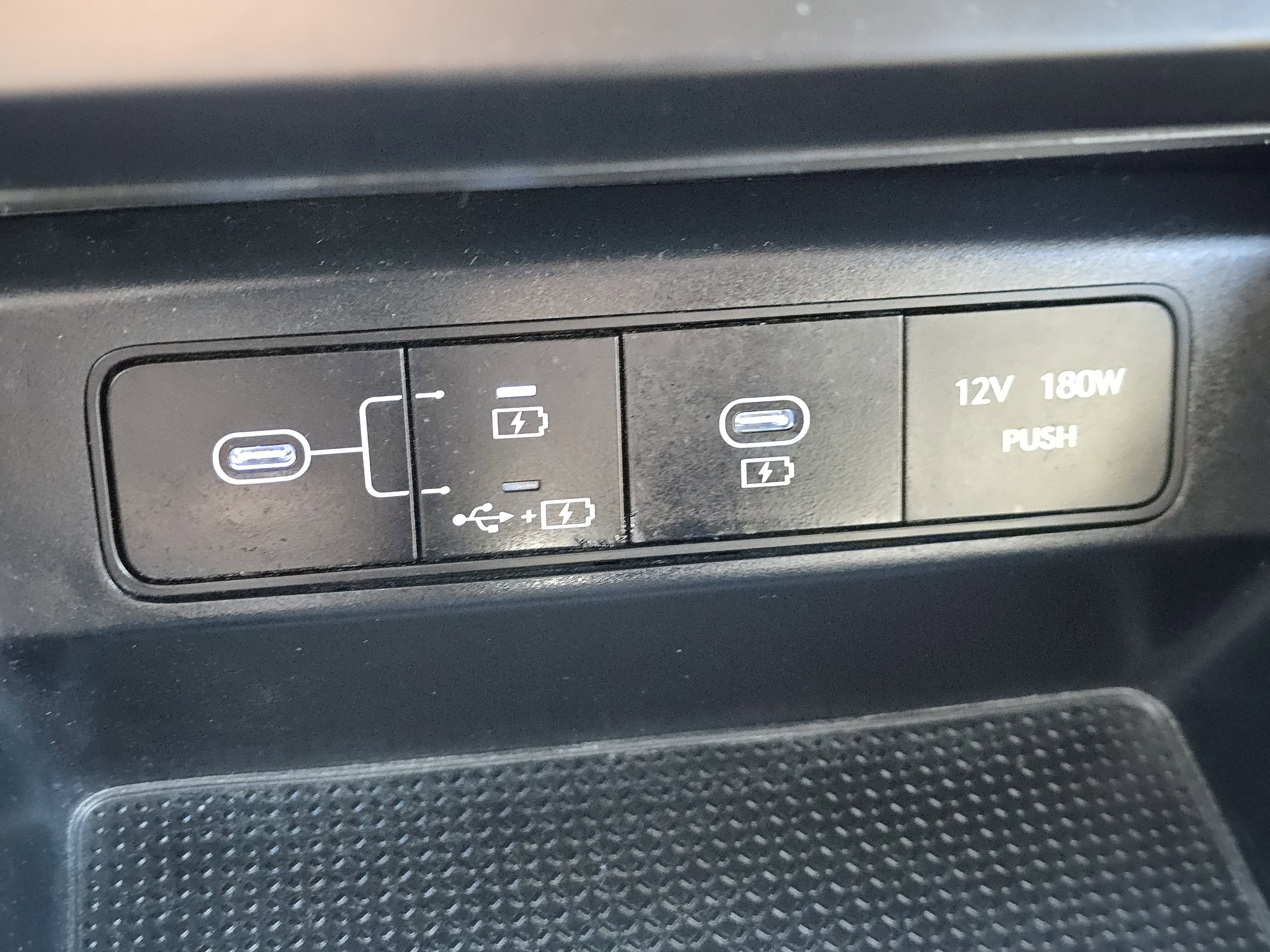 Used 2025 Hyundai Tucson SE image 23