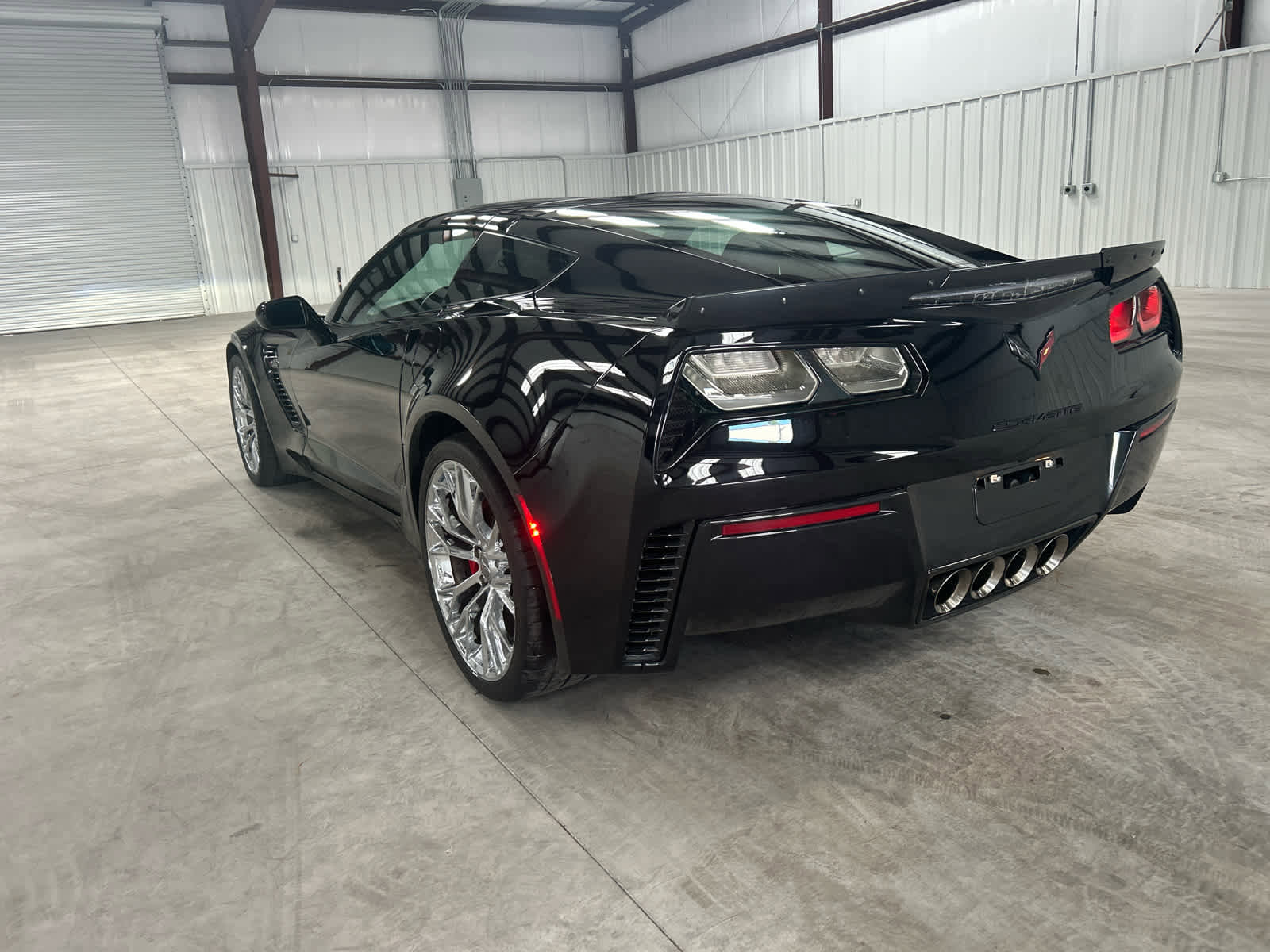 Used 2015 Chevrolet Corvette Z06 w/ 3LZ Preferred Equipment Group image 3