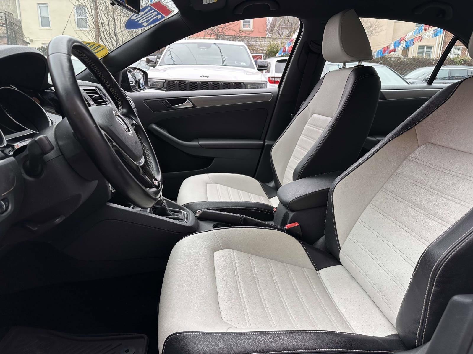 Used 2016 Volkswagen Jetta Sport w/ Lighting Package image 14