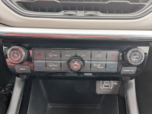 Used 2023 Jeep Compass Limited video 3
