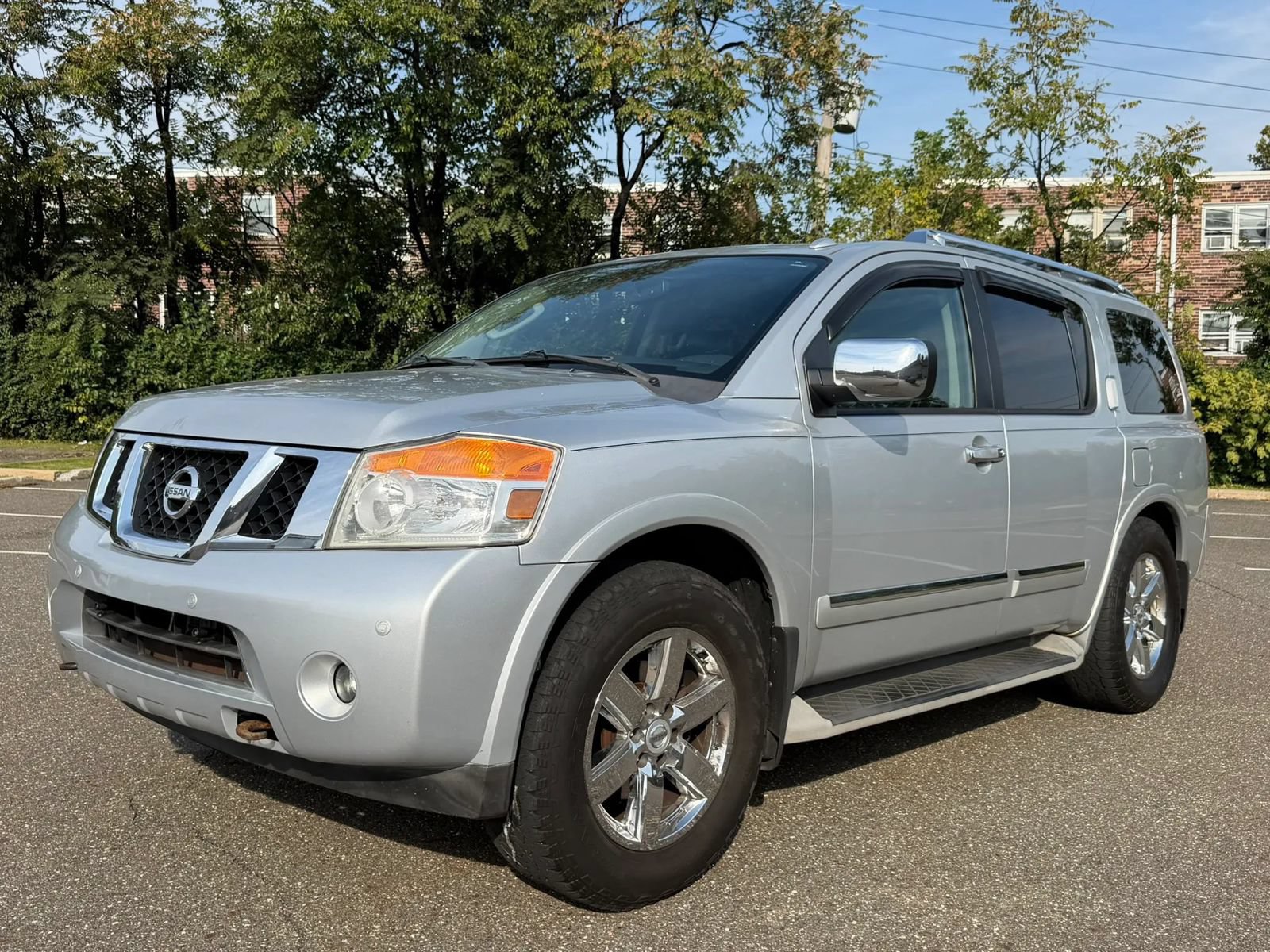 Used 2011 Nissan Armada Platinum w/ 2nd Row Captain Seat Pkg AWD/4WD image 3