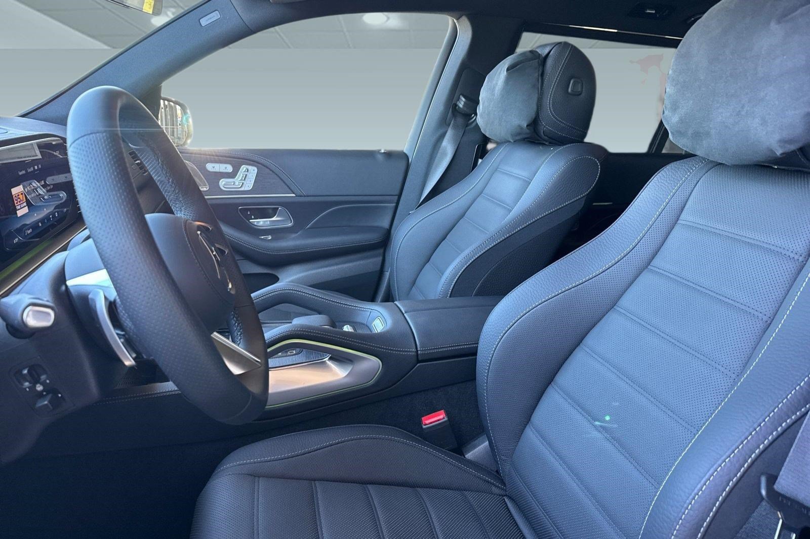 New 2026 Mercedes-Benz GLS 580 4MATIC image 5