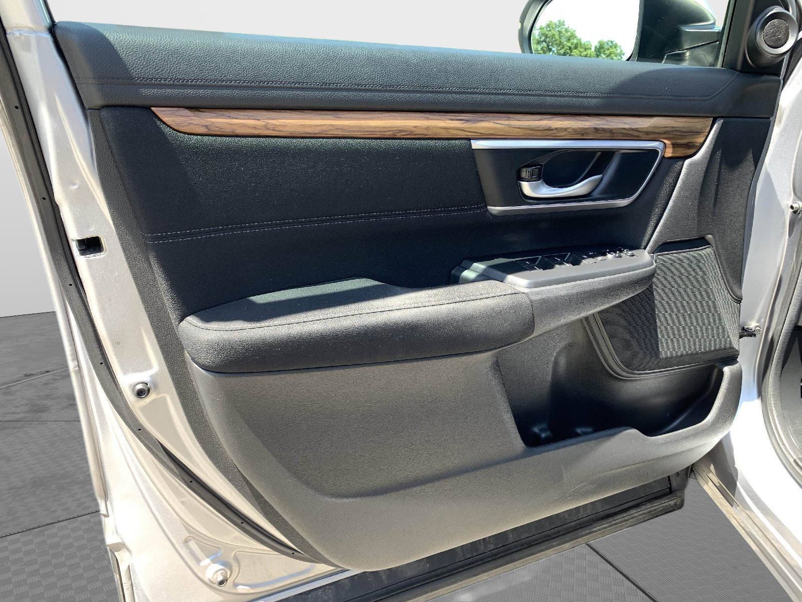 Used 2018 Honda CR-V EX image 11