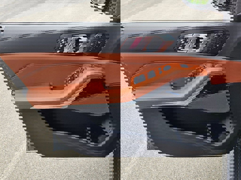 New 2026 BMW X7 M60i image 7