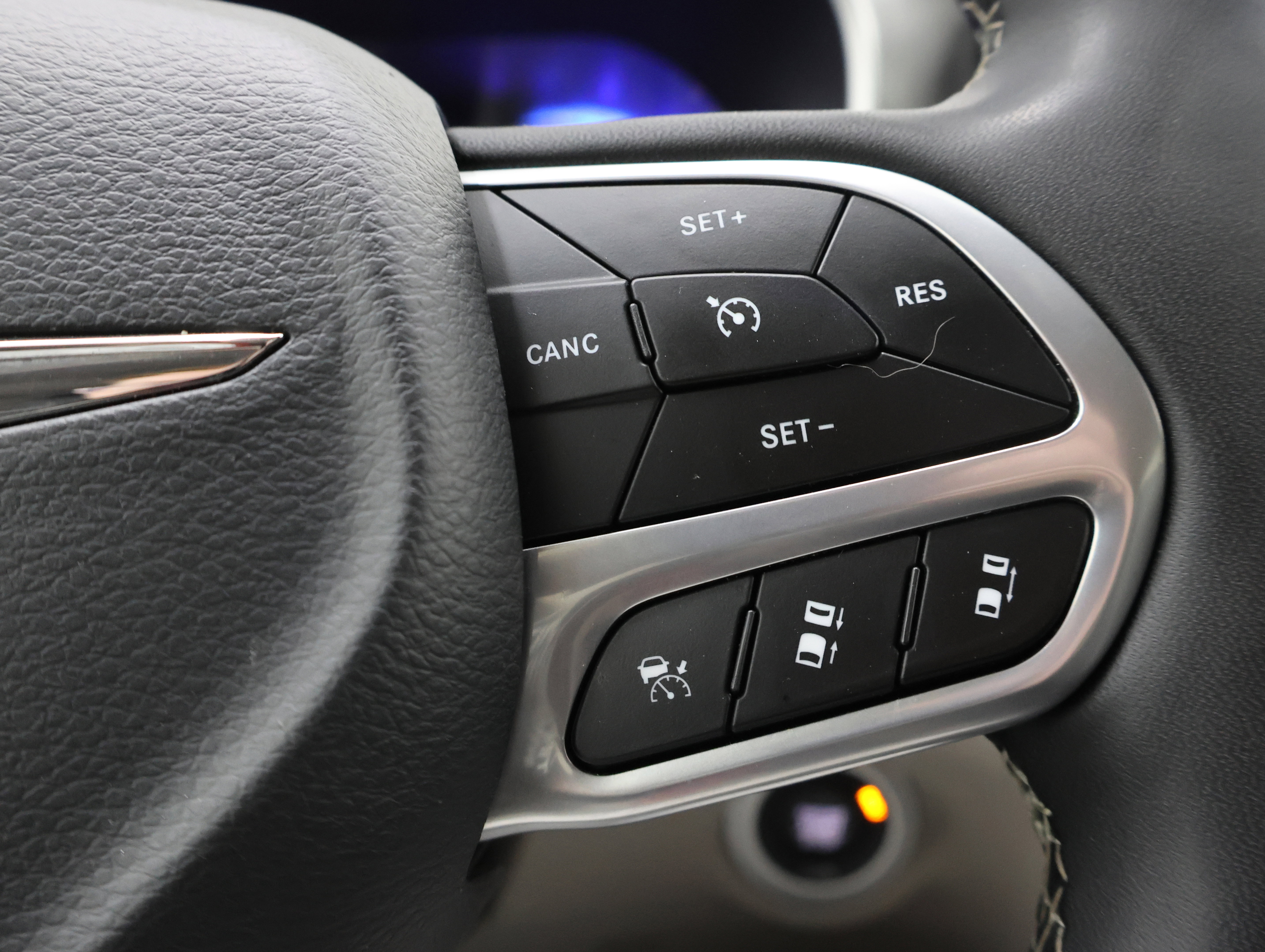 Used 2024 Chrysler Pacifica Touring-L FWD image 15