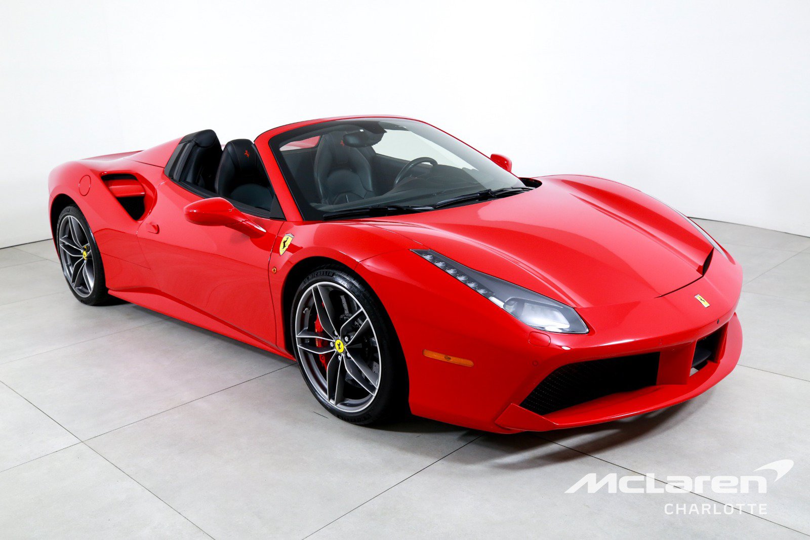 Used 2019 Ferrari 488 Spider RWD image 4