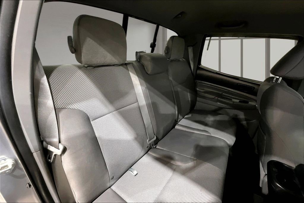 Used 2015 Toyota Tacoma 4x4 Double Cab w/ TRD Sport Package image 23