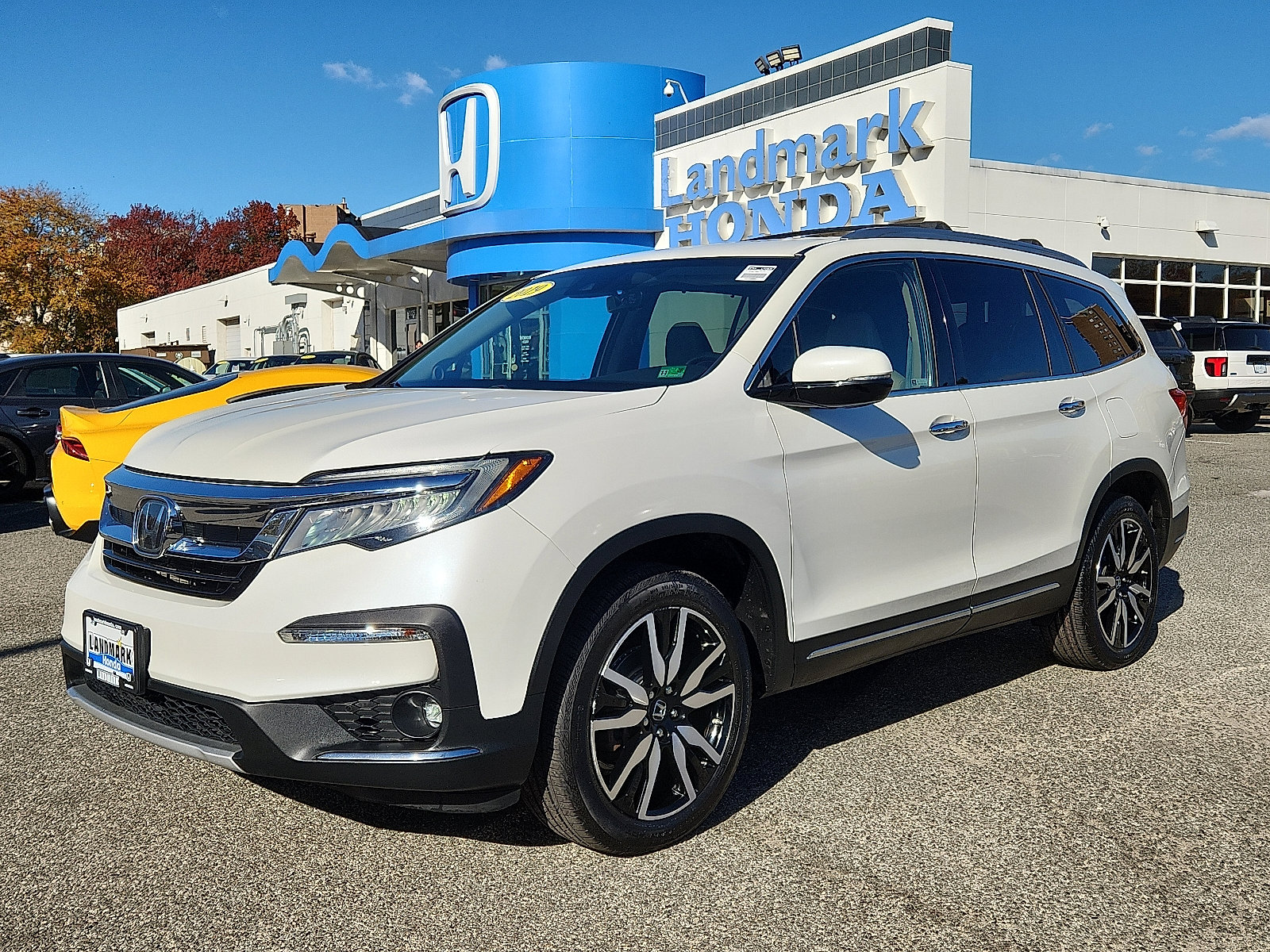 Used 2019 Honda Pilot Touring image 1