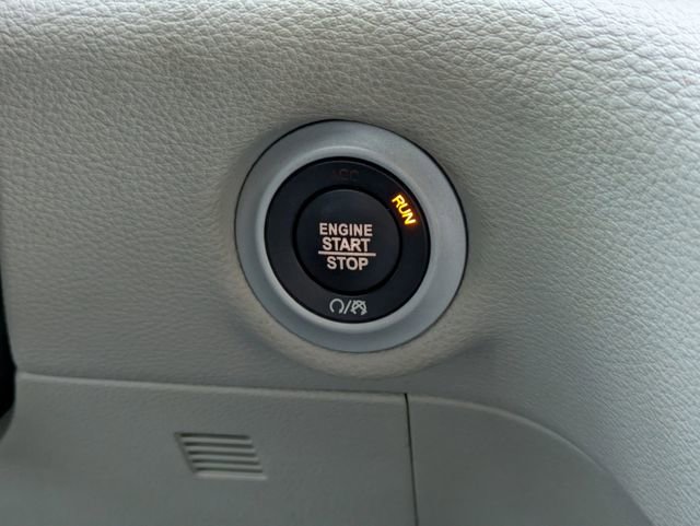 Used 2021 Chrysler Pacifica Touring-L w/ Uconnect Theater Family Group image 29