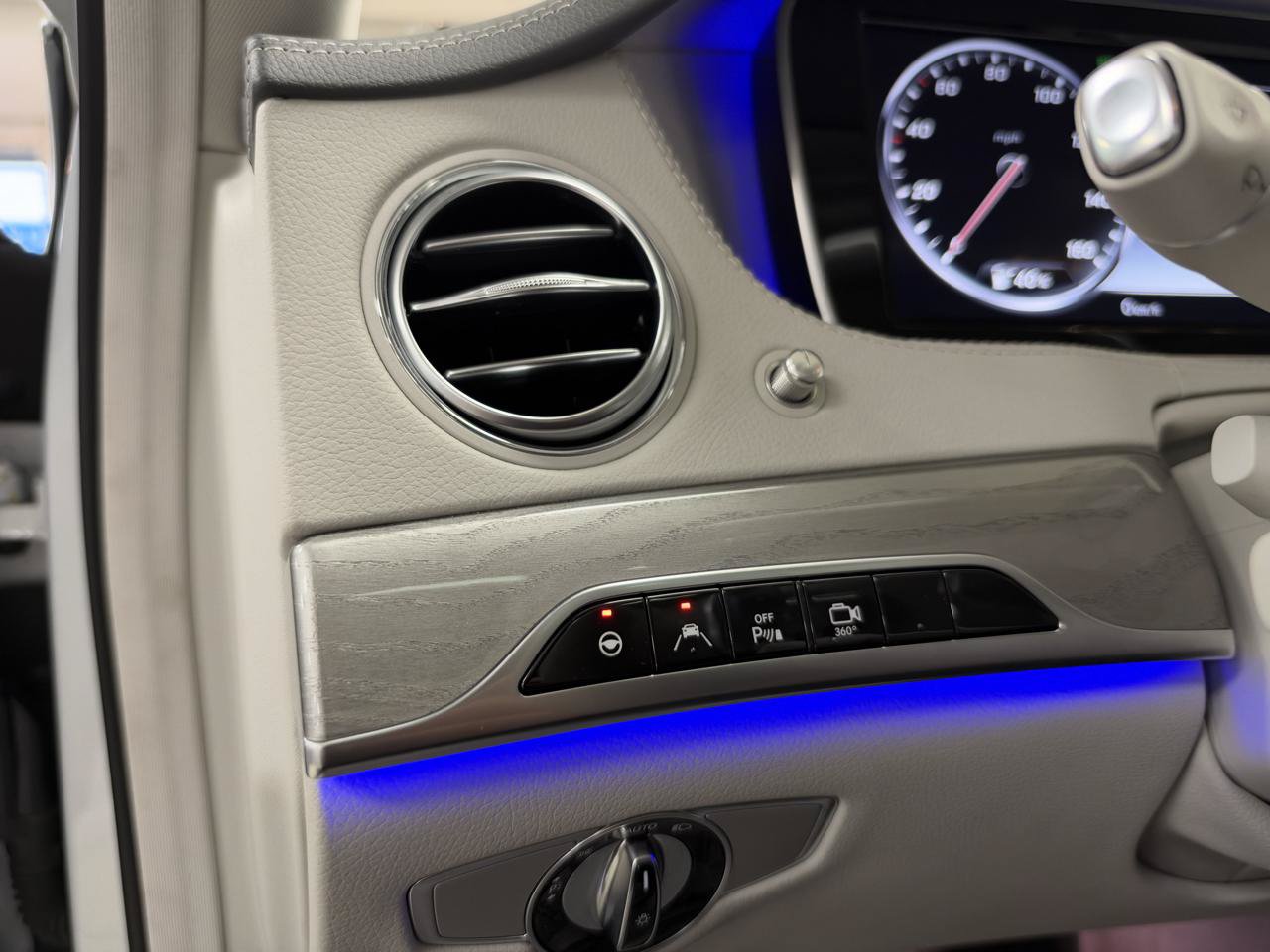 Used 2017 Mercedes-Benz S 550 Sedan image 19
