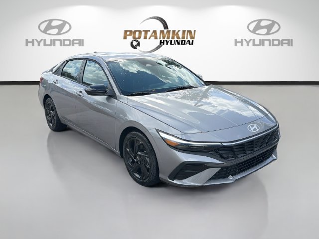 Certified 2026 Hyundai Elantra Sport FWD image 4