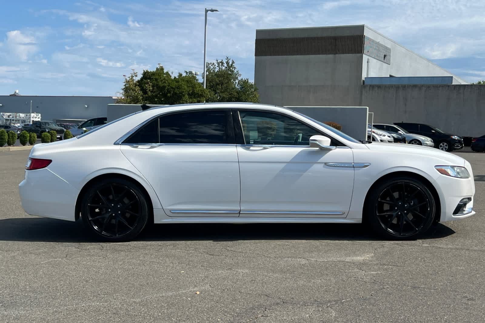 Used 2018 Lincoln Continental Reserve w/ Continental Climate Package AWD/4WD image 6
