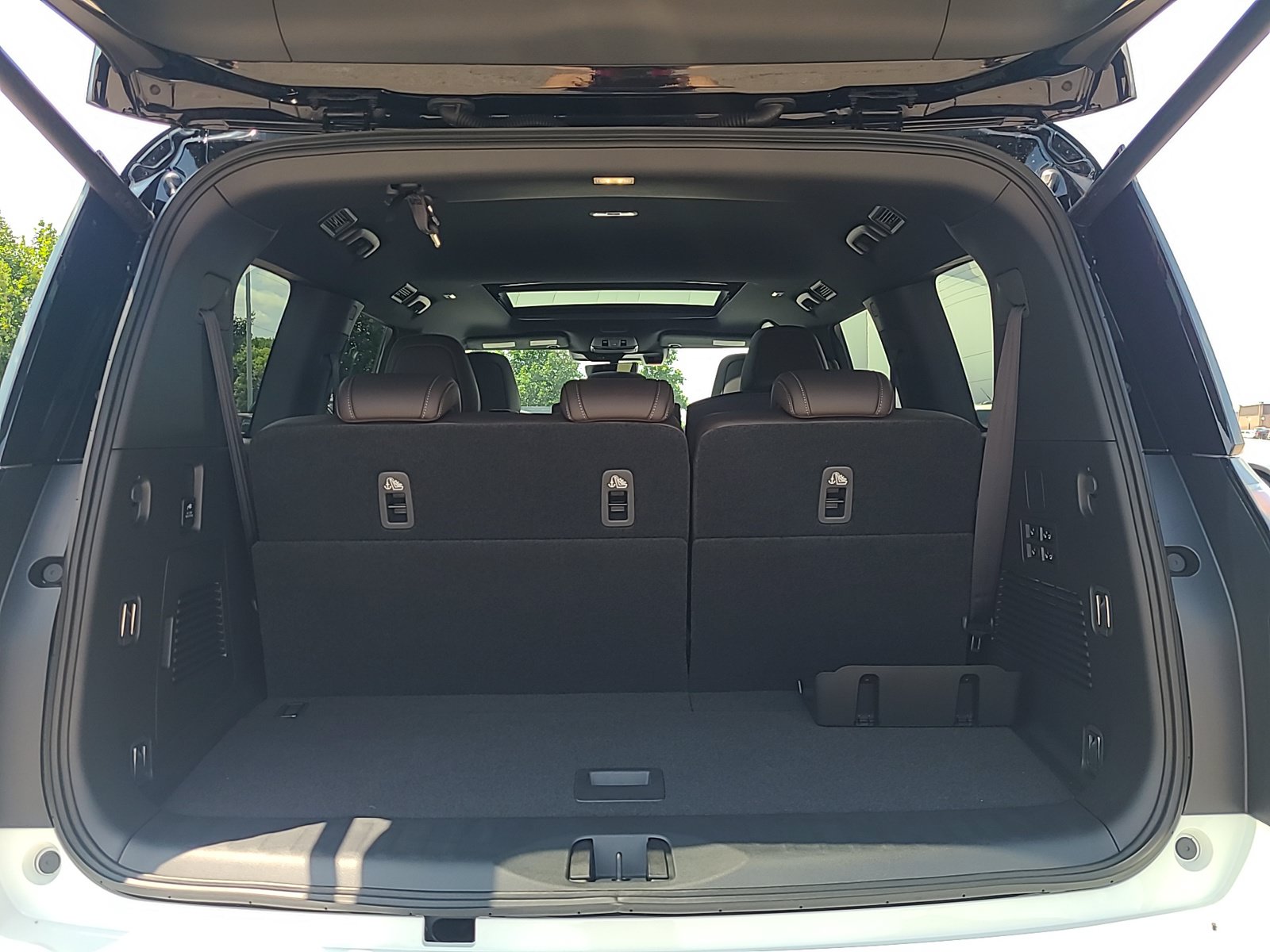 New 2026 Nissan Armada Platinum AWD/4WD image 30