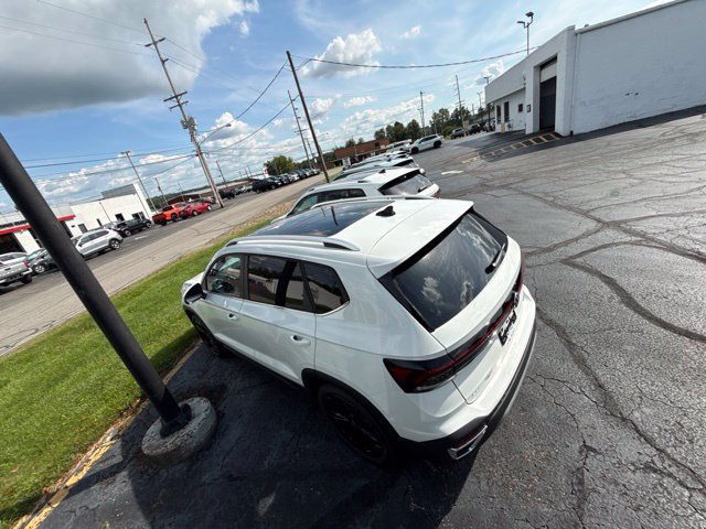 New 2026 Volkswagen Taos SEL AWD/4WD image 10