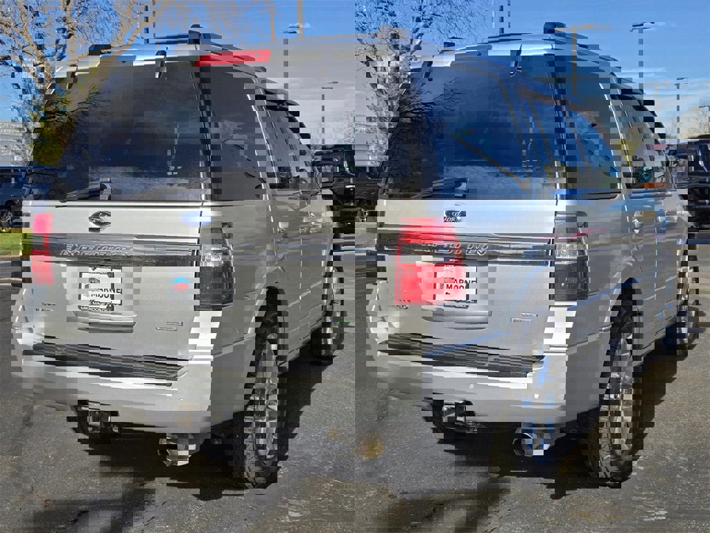 Used 2015 Ford Expedition Limited image 3