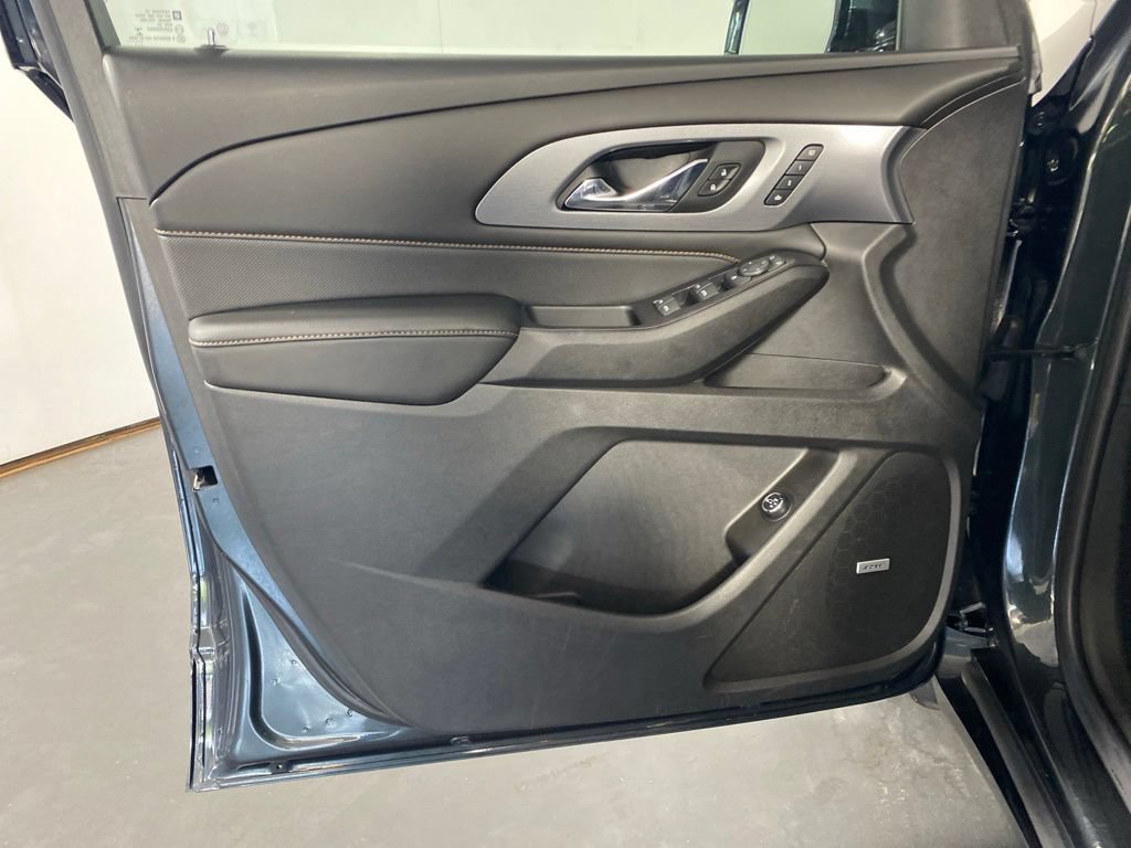 Used 2018 Chevrolet Traverse Premier w/ LPO, Floor Liner Package AWD/4WD image 24
