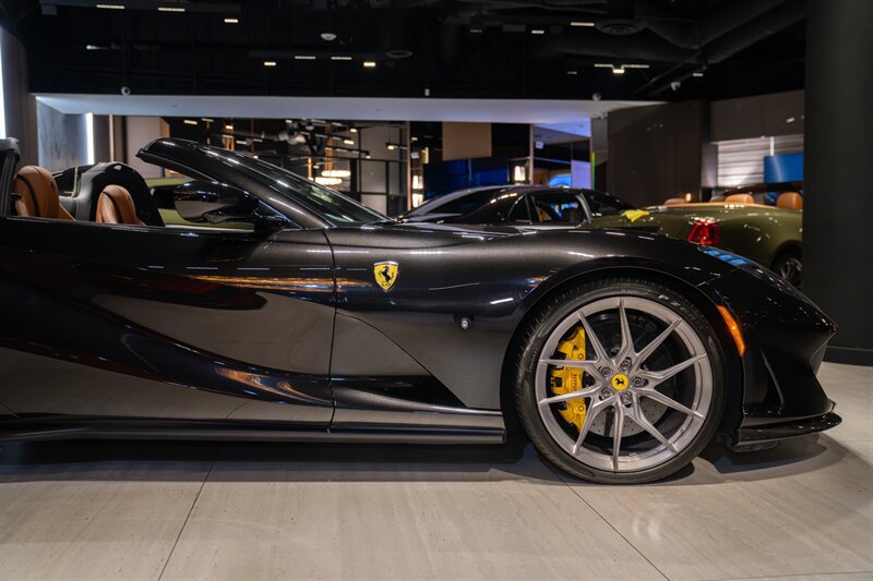 Used 2021 Ferrari 812 GTS RWD image 26