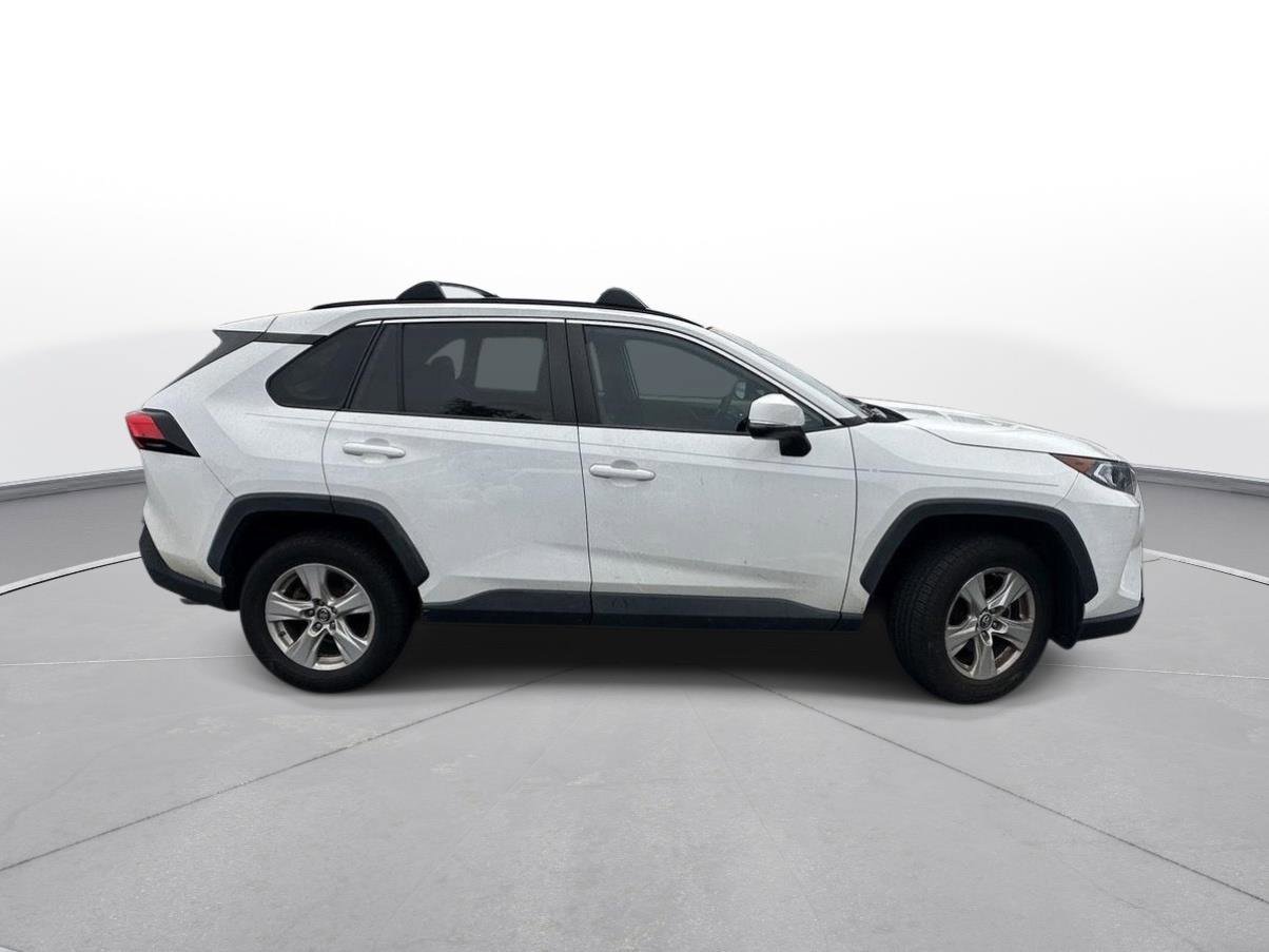 Used 2019 Toyota RAV4 XLE w/ Convenience Package FWD image 5