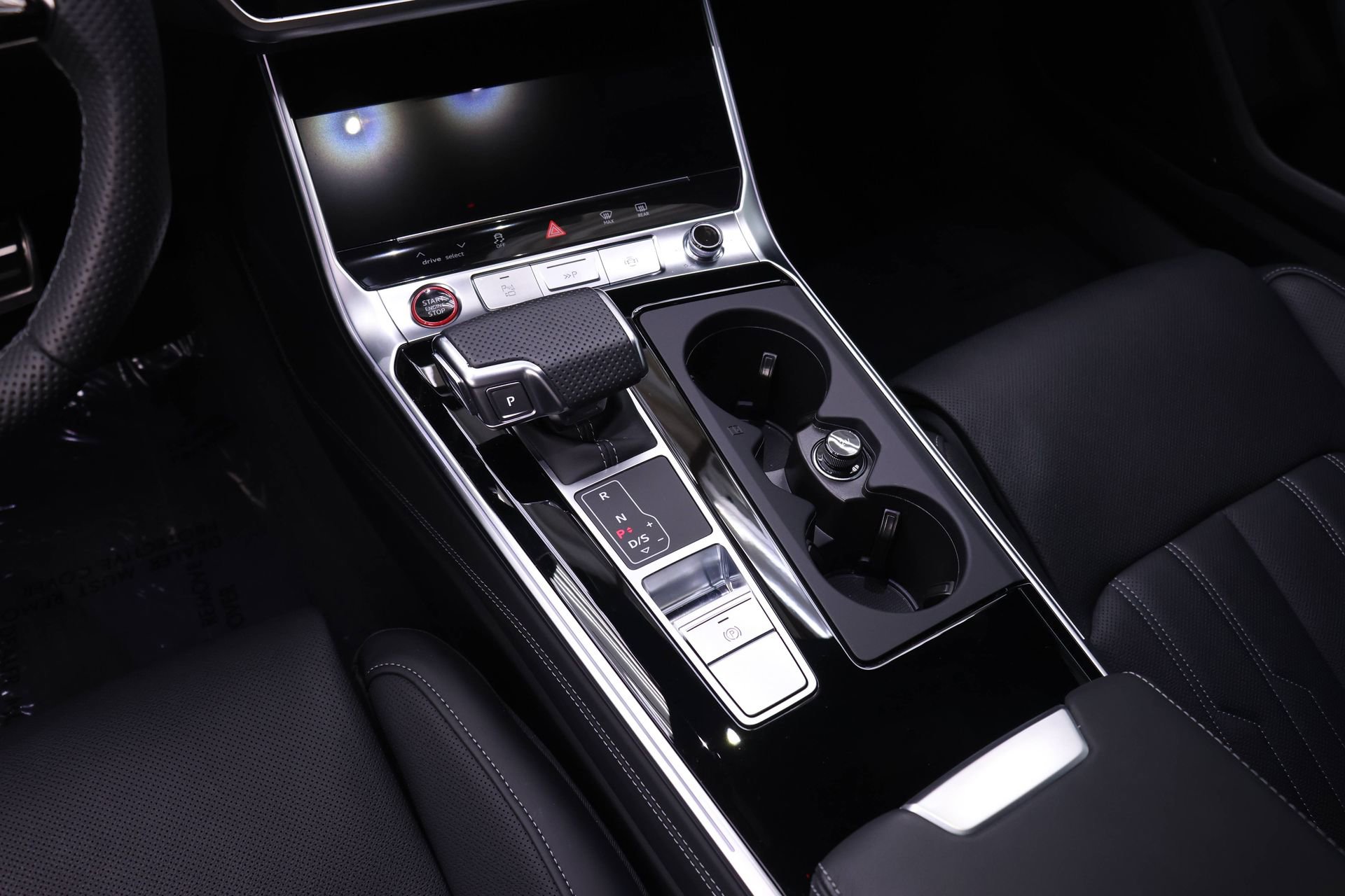 Certified 2025 Audi RS 6 performance AWD/4WD image 16