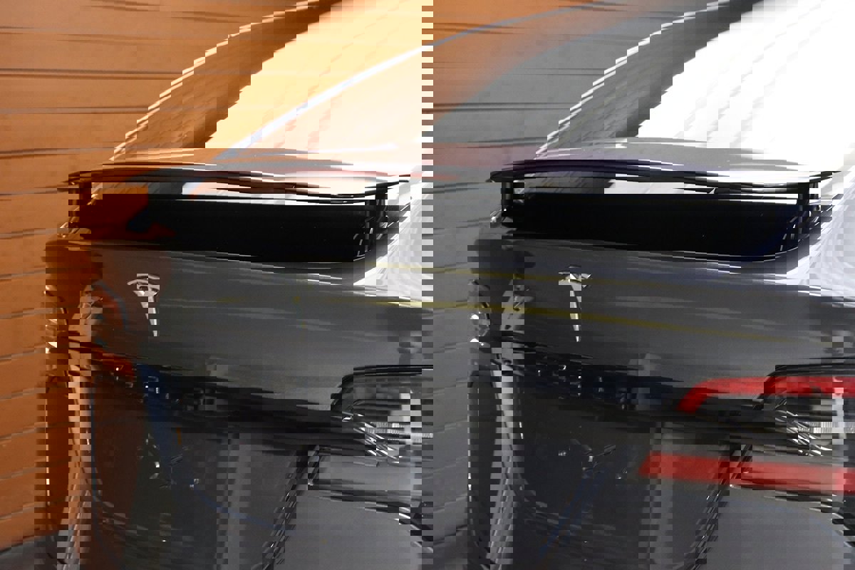 Used 2022 Tesla Model X image 10