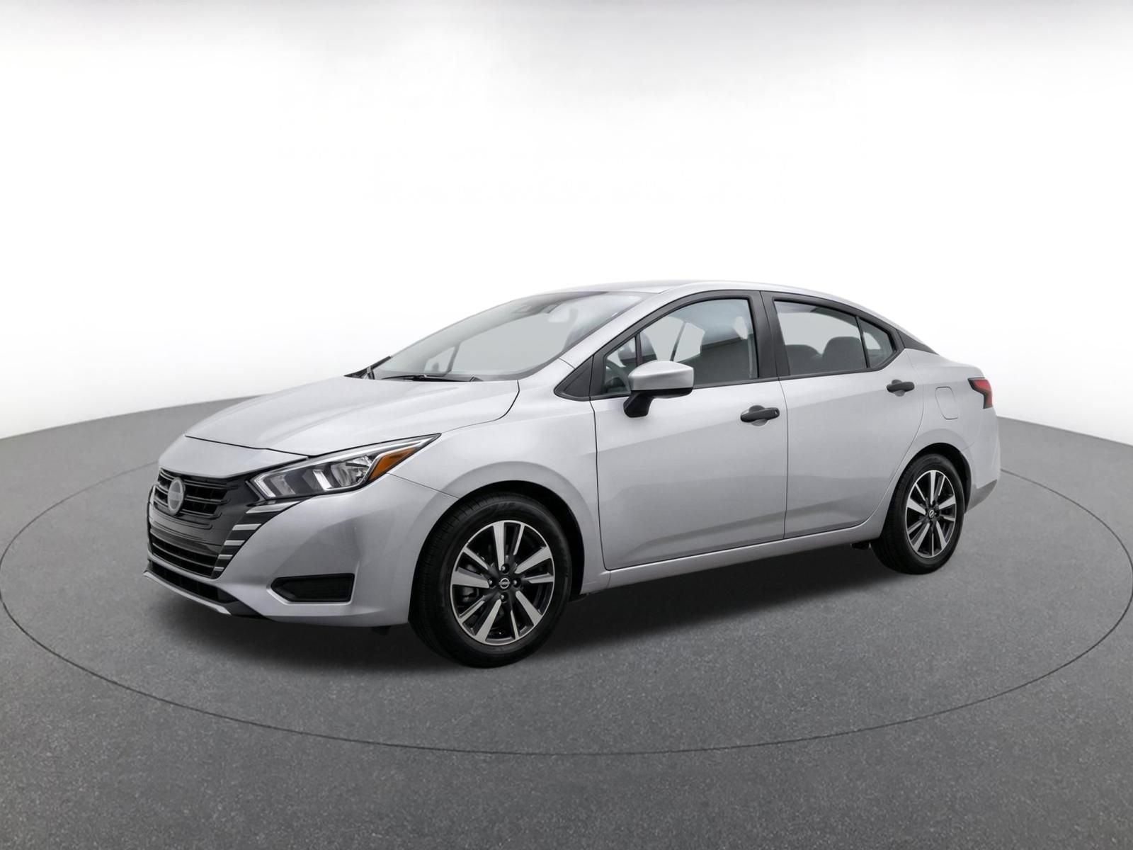 Used 2025 Nissan Versa SV FWD image 3