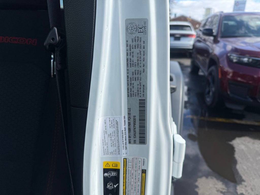 Used 2023 Jeep Wrangler Unlimited Rubicon w/ Cold Weather Group image 31