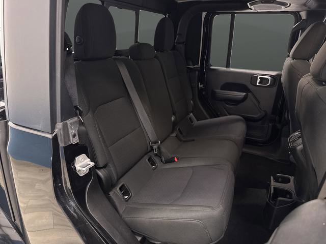 Used 2022 Jeep Gladiator Sport image 29
