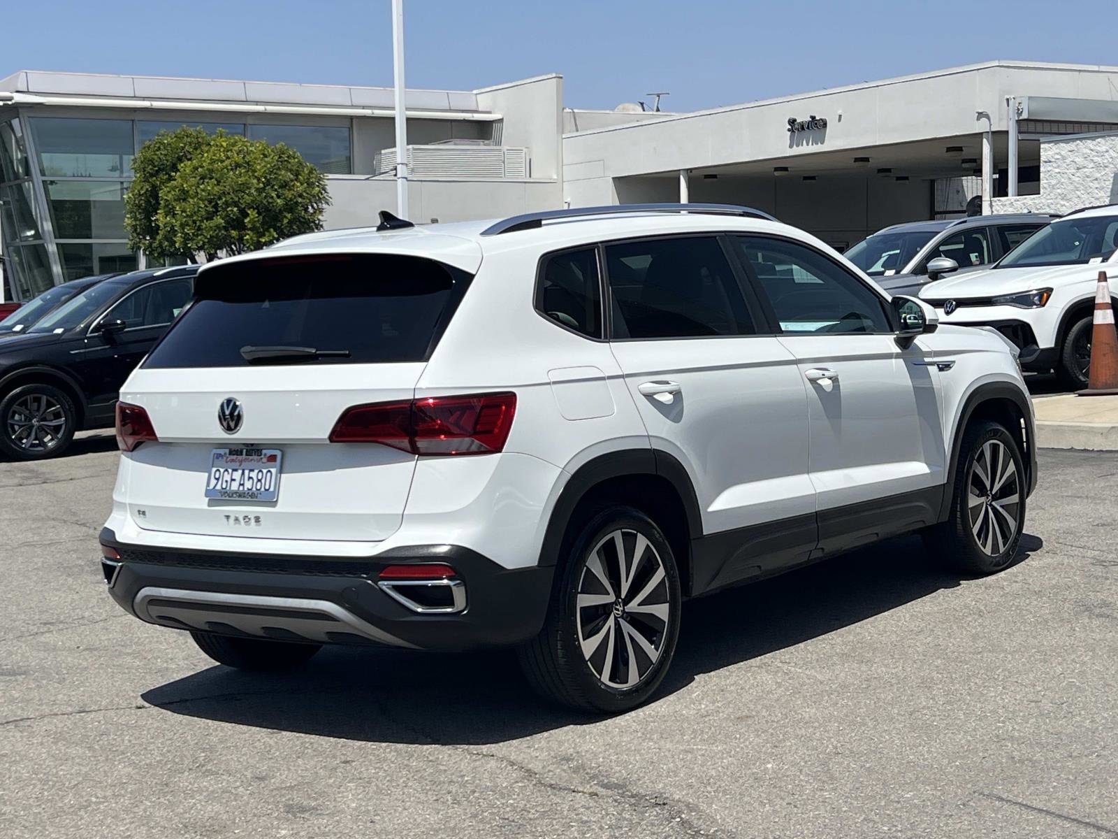 Certified 2023 Volkswagen Taos SE FWD image 24