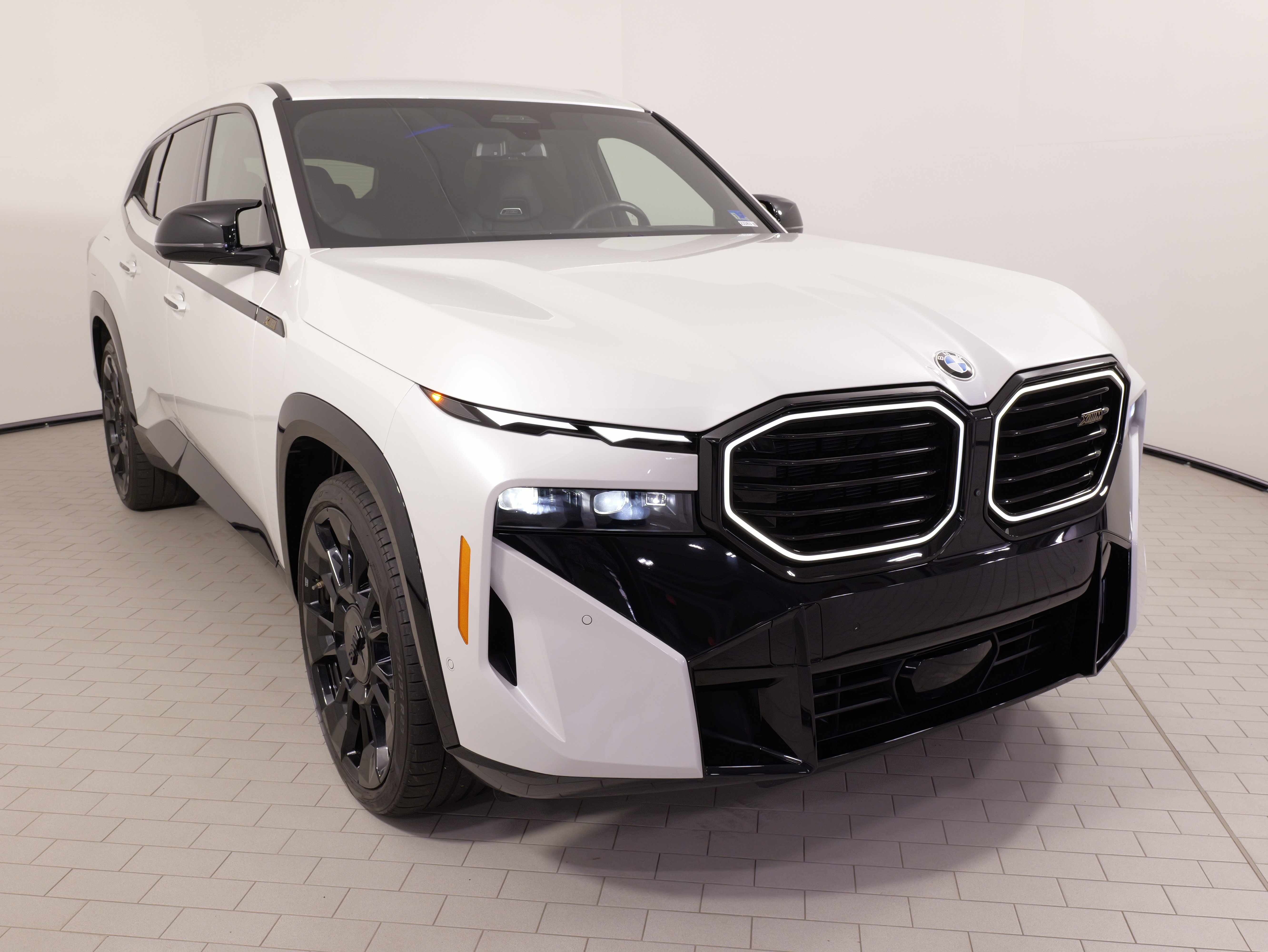 Used 2025 BMW XM AWD/4WD image 6
