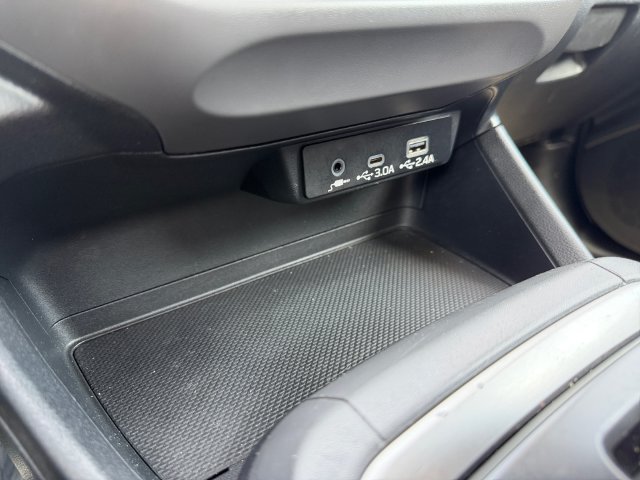 Used 2025 Subaru Crosstrek 2.5i Premium AWD/4WD image 25