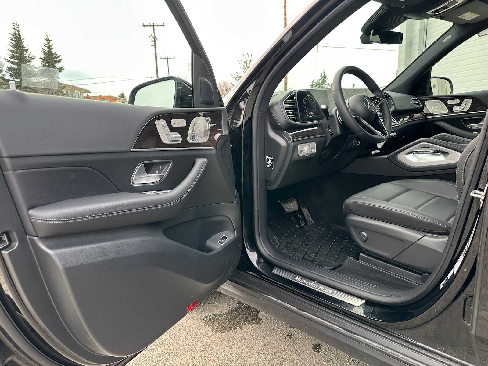 Used 2026 Mercedes-Benz GLS 450 4MATIC image 22