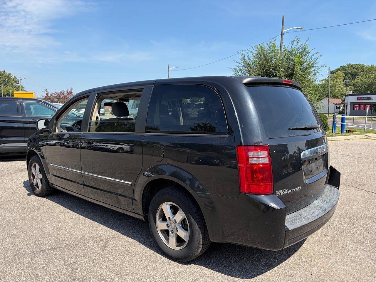 Used 2008 Dodge Grand Caravan SXT FWD image 7