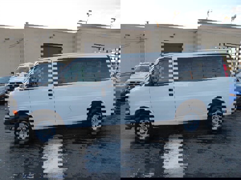 Used 2012 Chevrolet Express 2500 LT w/ LT Preferred Equipment Group image 4