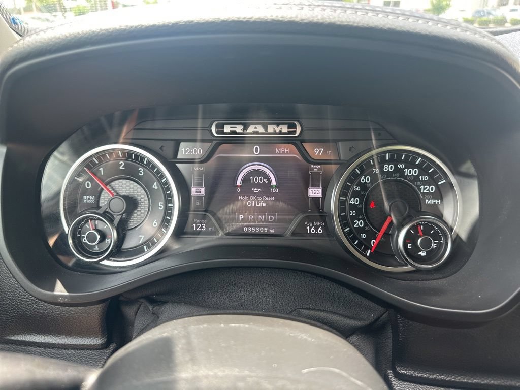Used 2022 RAM 1500 Laramie AWD/4WD image 15