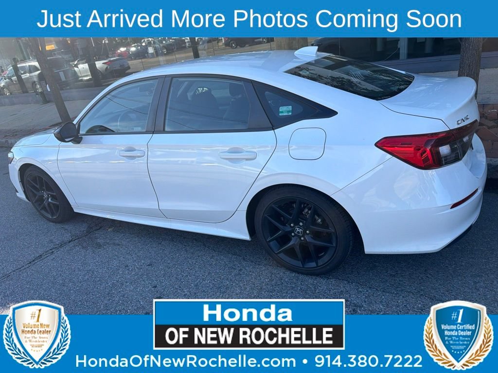 Used 2023 Honda Civic Sport image 1