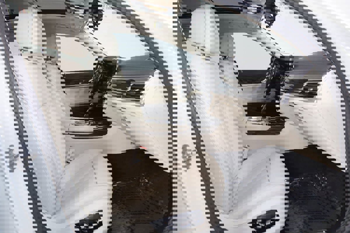 Used 2020 BMW 740i xDrive w/ Cold Weather Package image 13