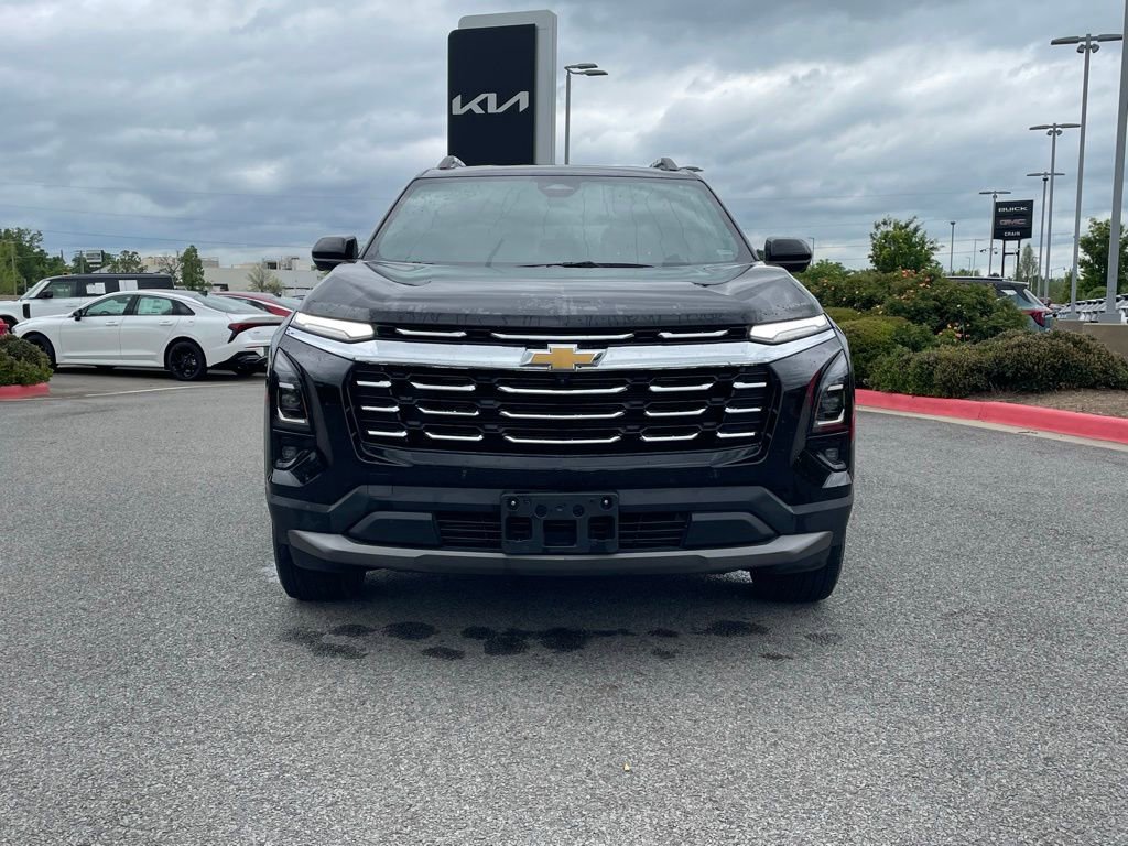 Used 2025 Chevrolet Equinox LT w/ Convenience Package II image 2