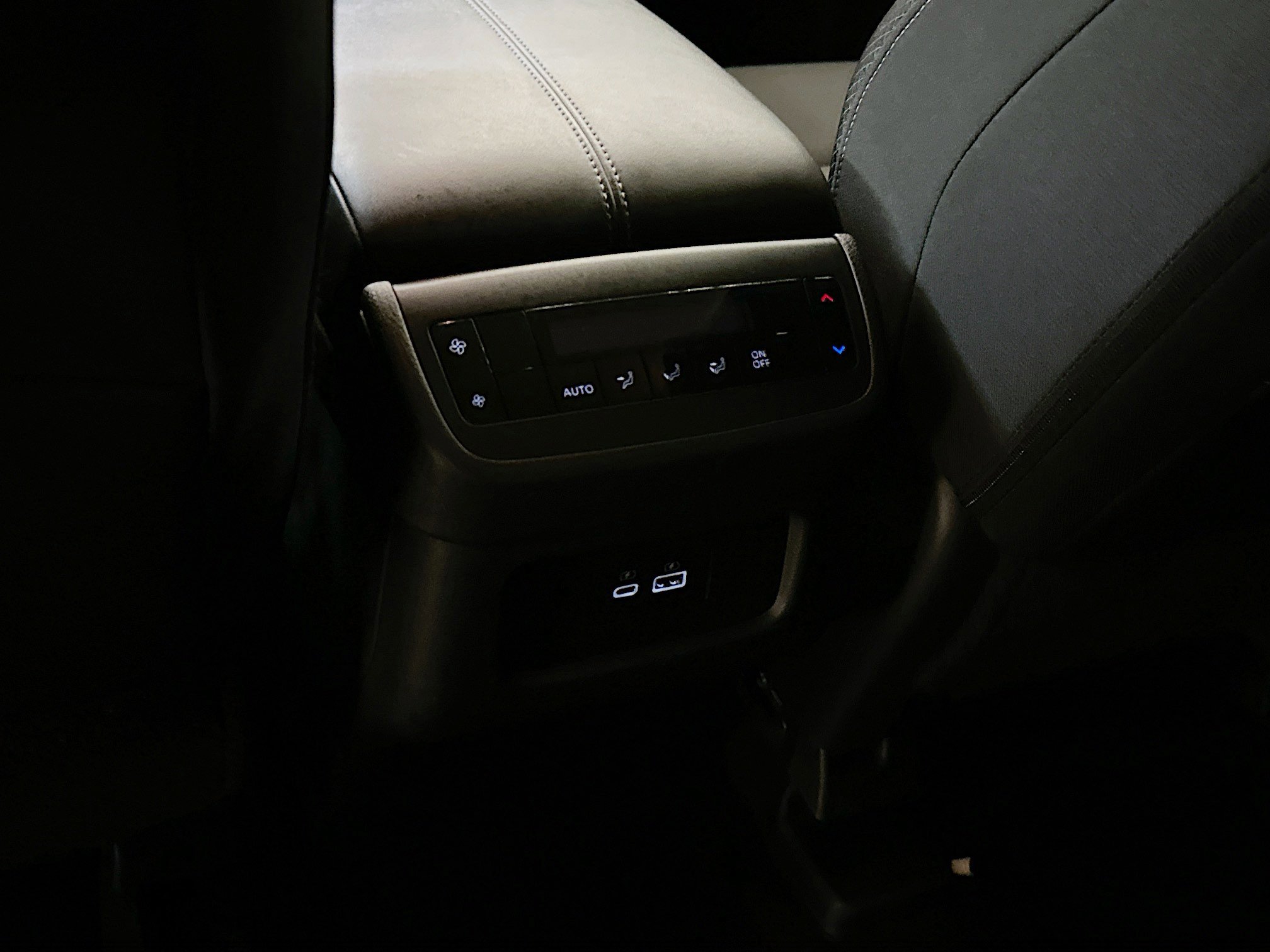 Used 2025 Nissan Pathfinder SV image 27