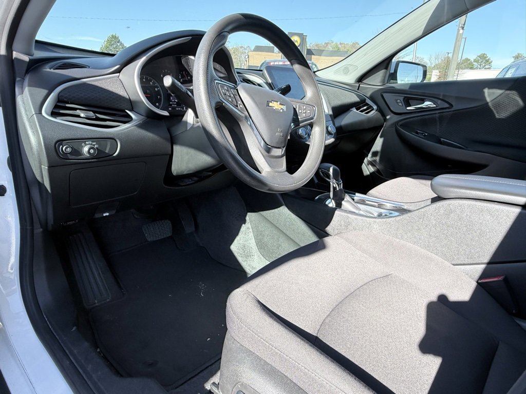 Used 2024 Chevrolet Malibu LT image 9