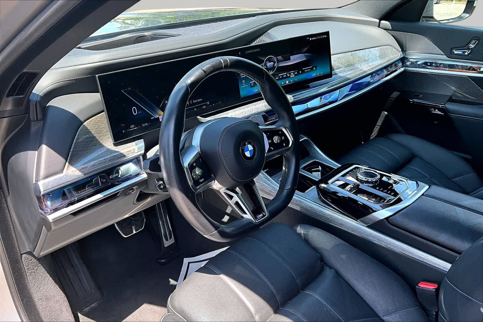 Certified 2025 BMW 740i RWD image 17