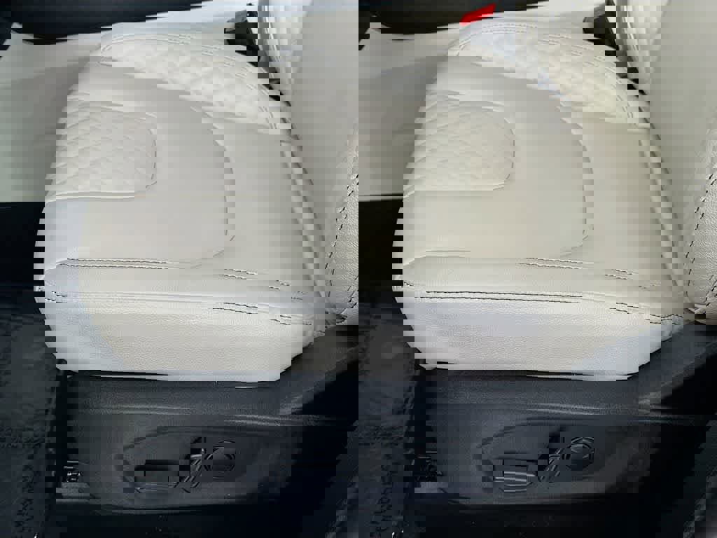 Certified 2024 Ford Edge Titanium image 29