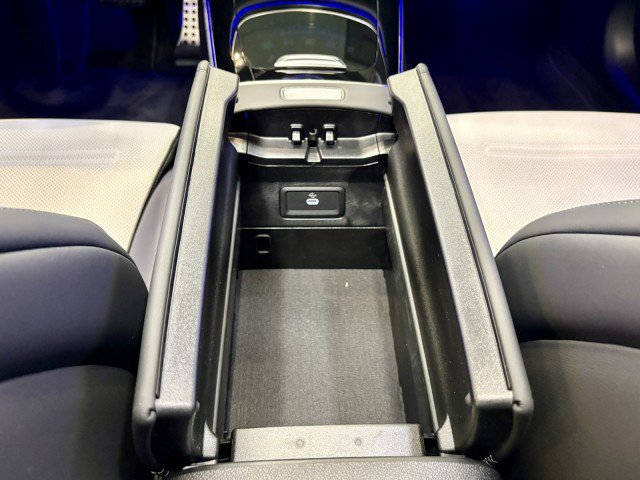 New 2026 Mercedes-Benz E 53 AMG e 4MATIC Sedan image 36