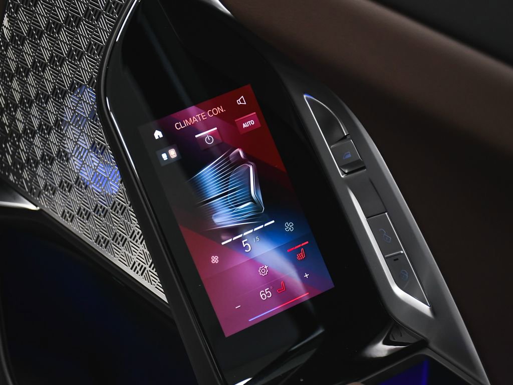 Used 2024 BMW i7 xDrive60 image 18