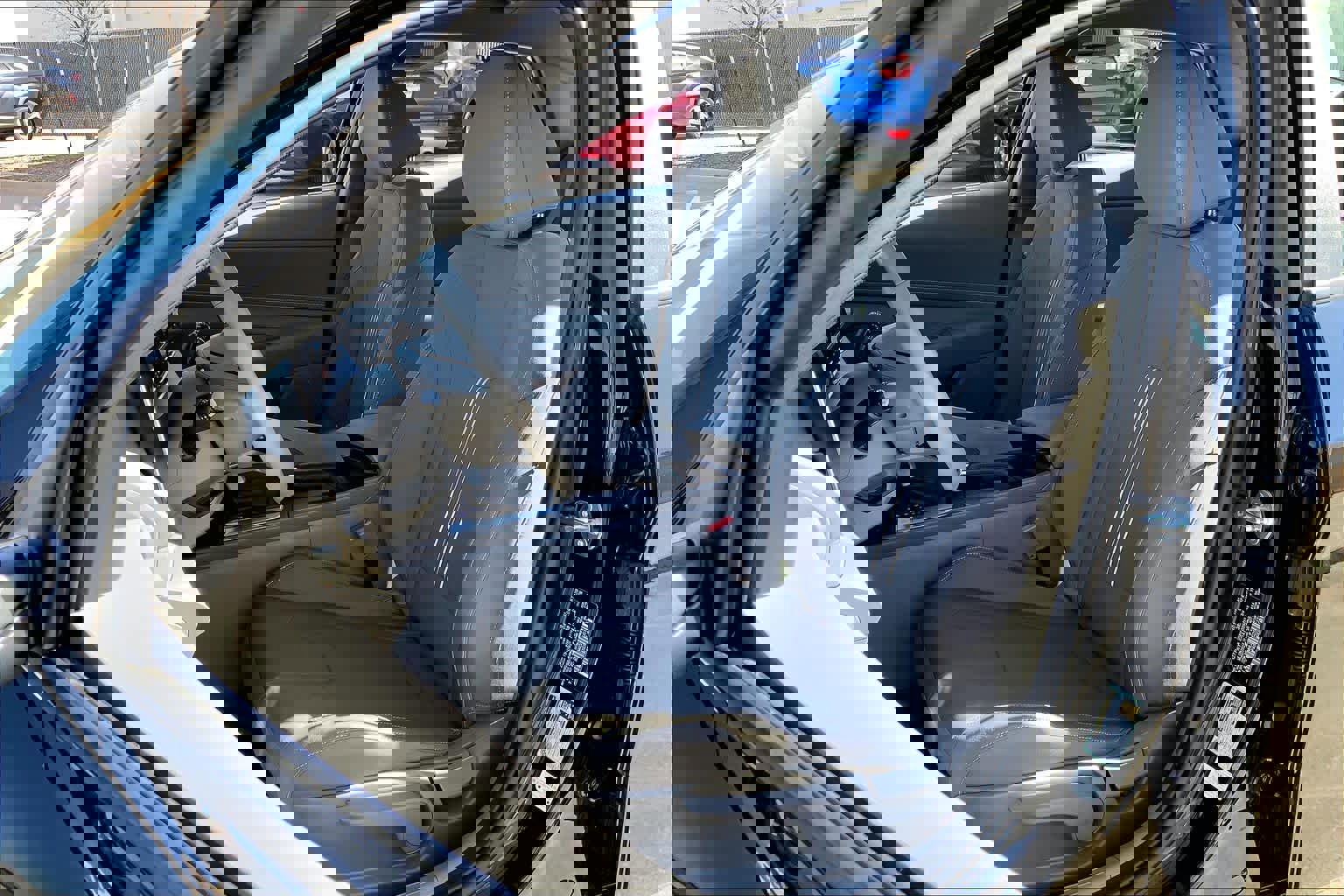 Used 2025 Hyundai Elantra Sport image 8