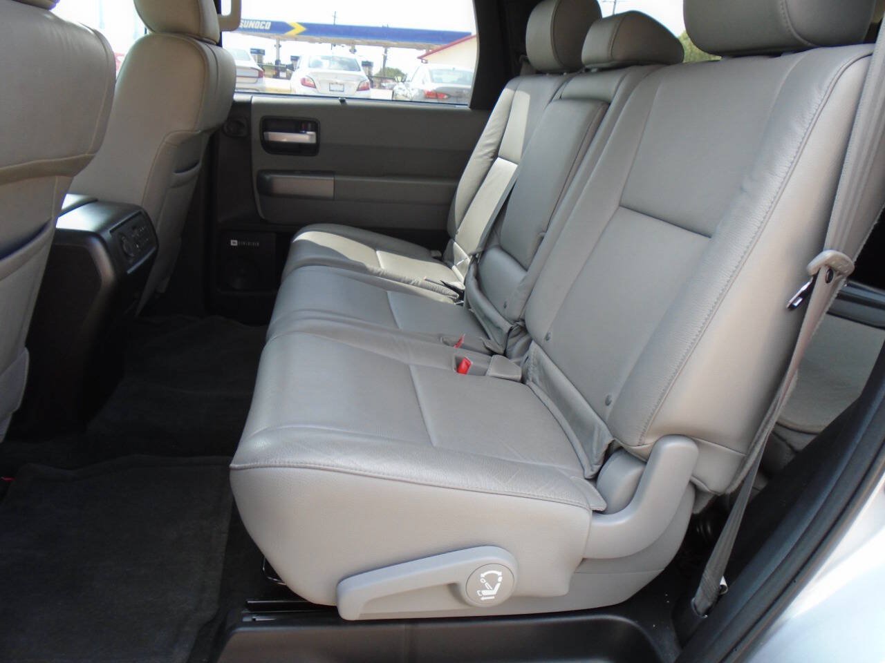 Used 2016 Toyota Sequoia Limited w/ Safety & Convenience Package RWD image 8